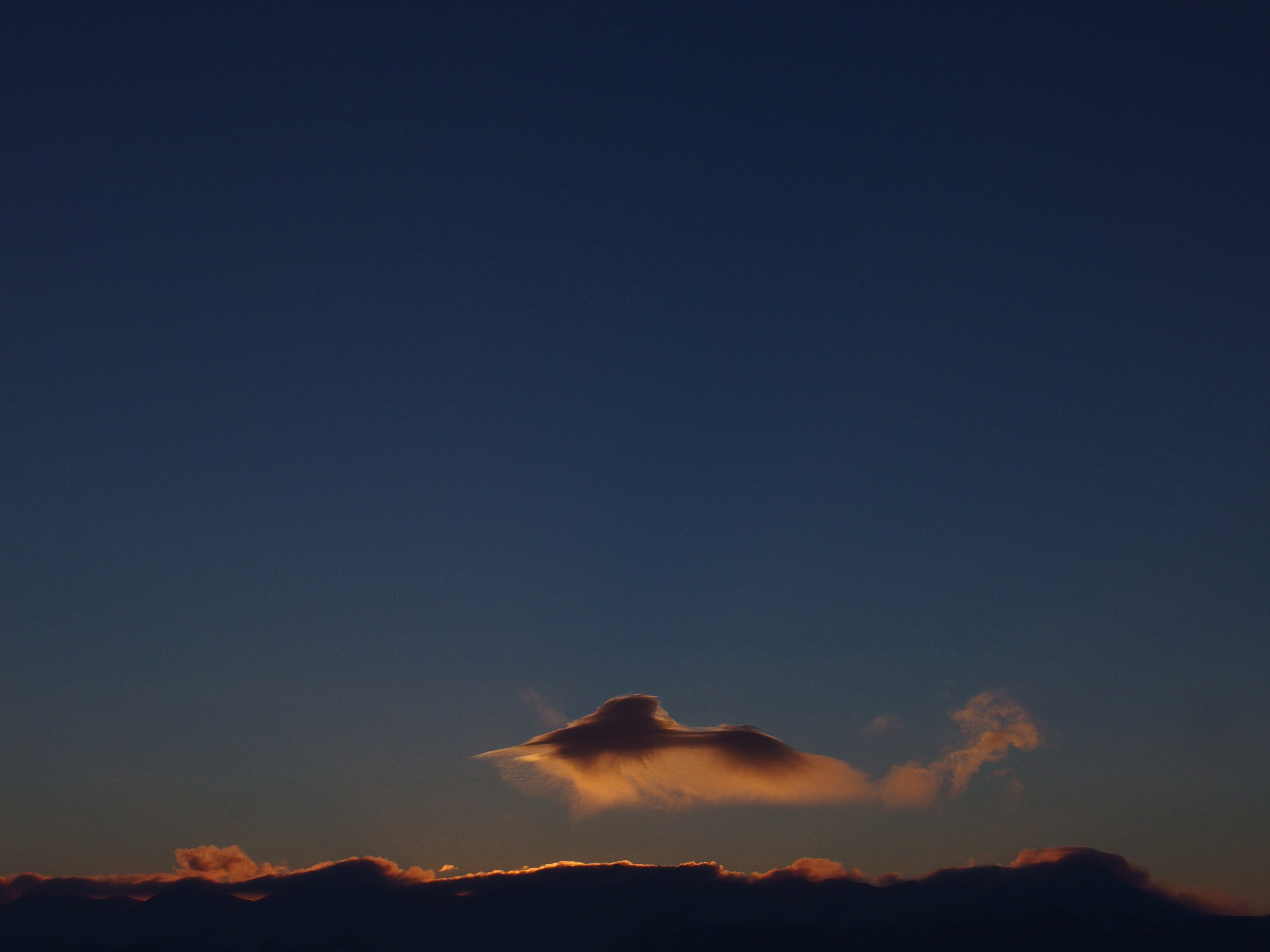 穏やかな日→晴れる＝メチャクチャ寒い。 この日の気温は-26℃。 寒い日は目に飛び込んでくるモノ全てが輝いています。