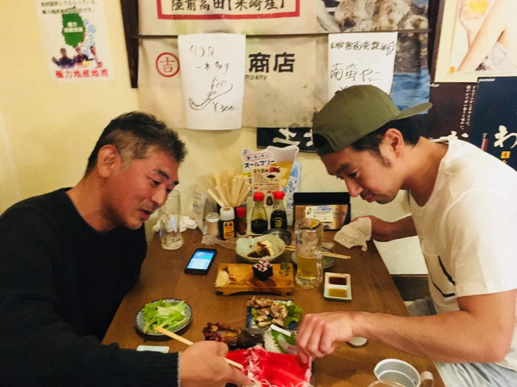 先輩方も必死です。