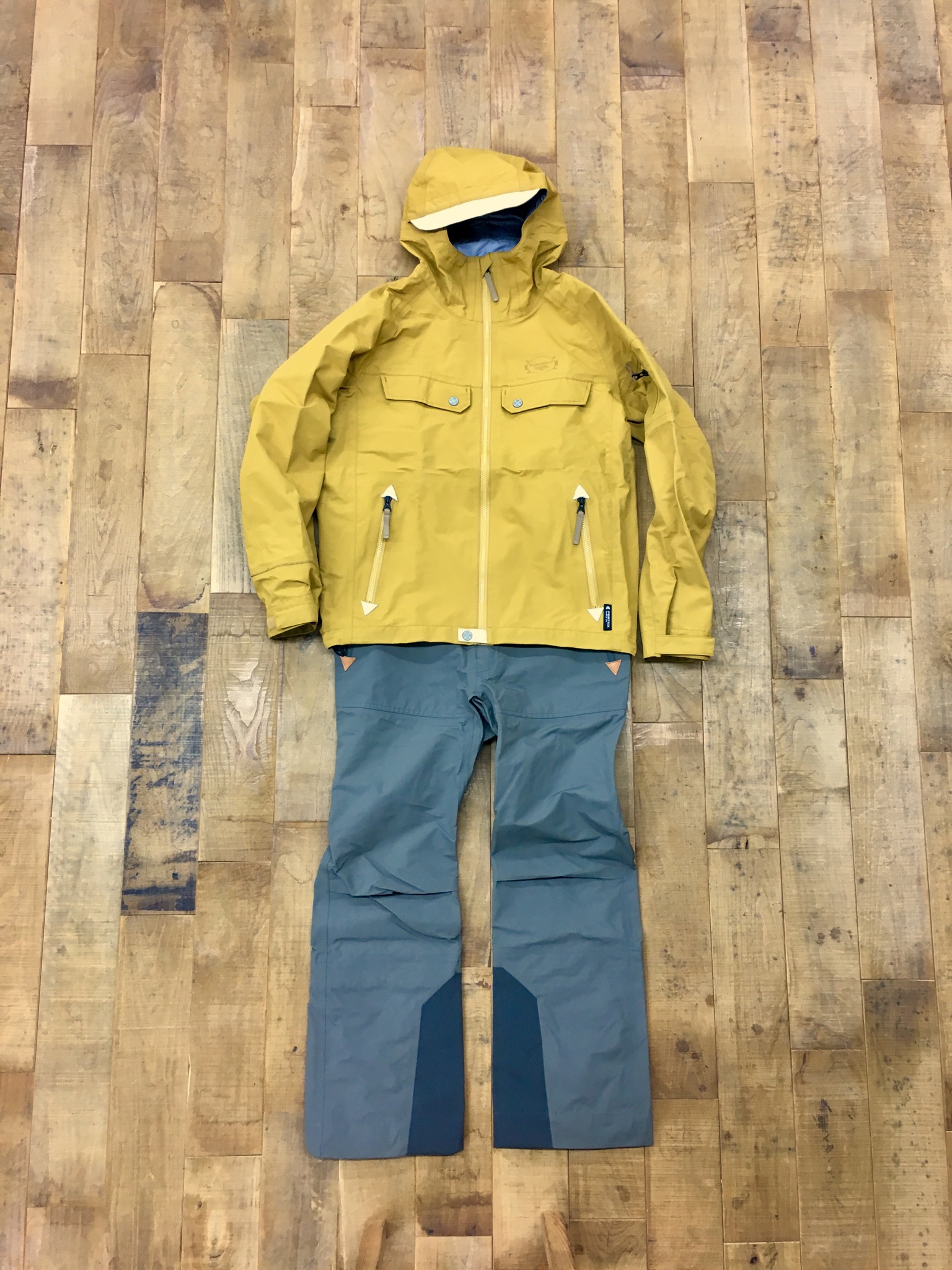 99E335C3-E703-4A27-8959-D45271553FD1