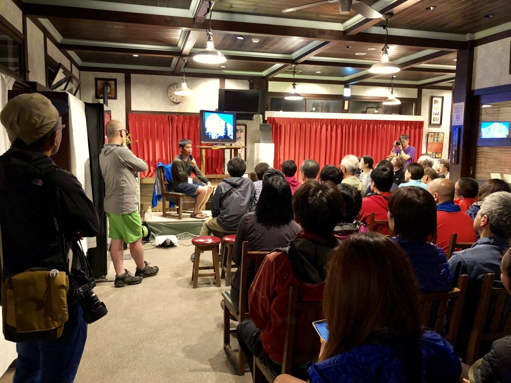 9947E5D4-A88F-4D9D-B913-0E02DD80D083