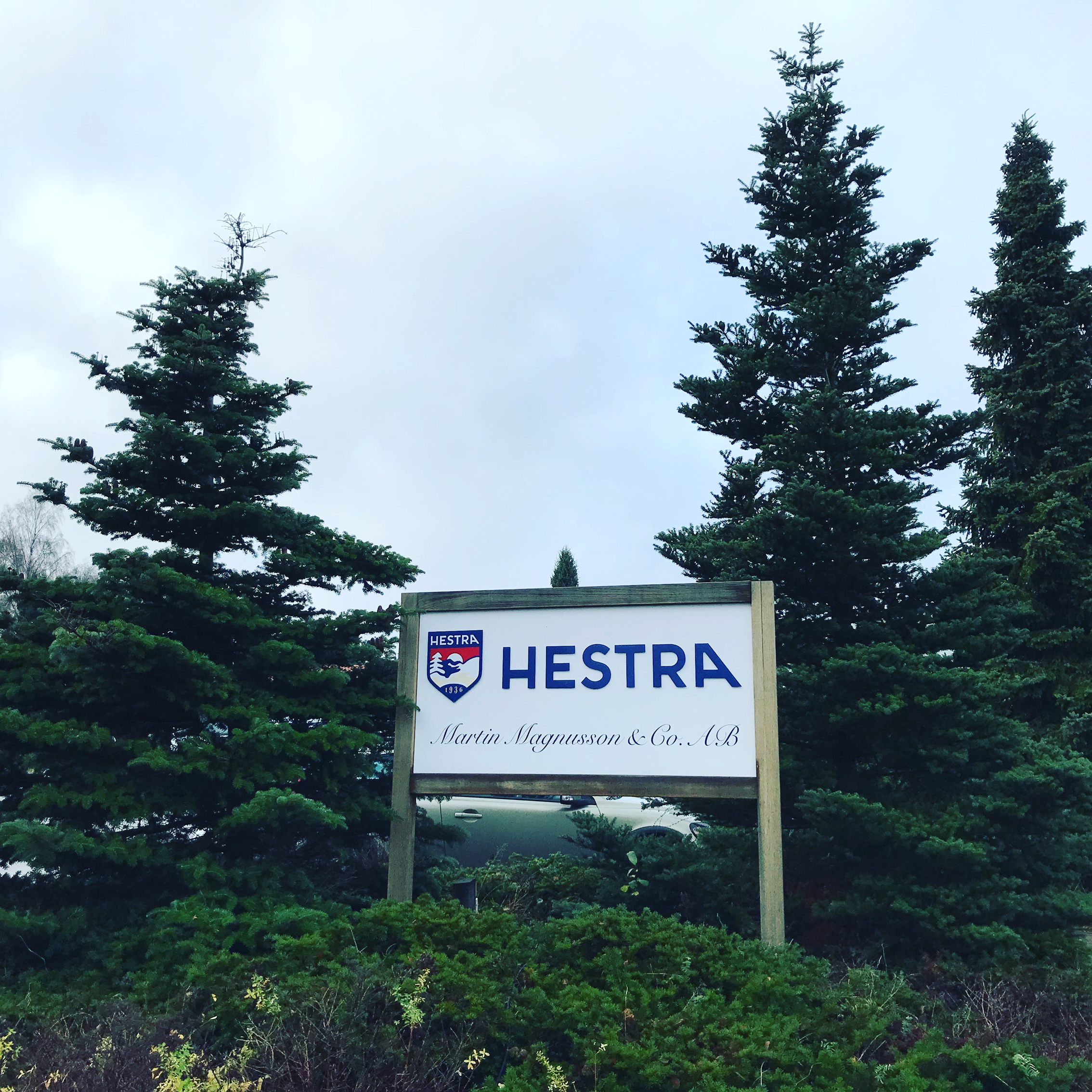 HESTRA_Sign