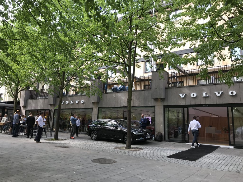 95ED089A-E834-4490-A82F-7B0E746E2E38