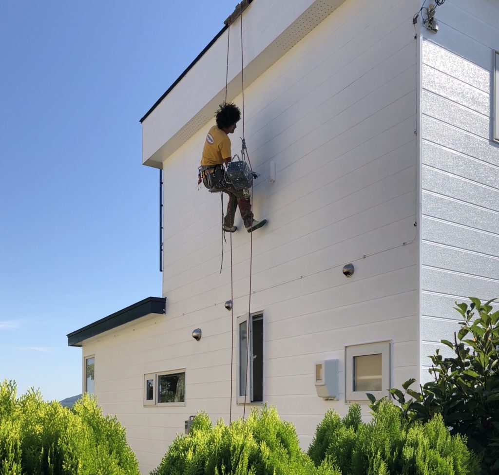 AD8D61D5-A869-4F30-AC3B-D44A5137769C